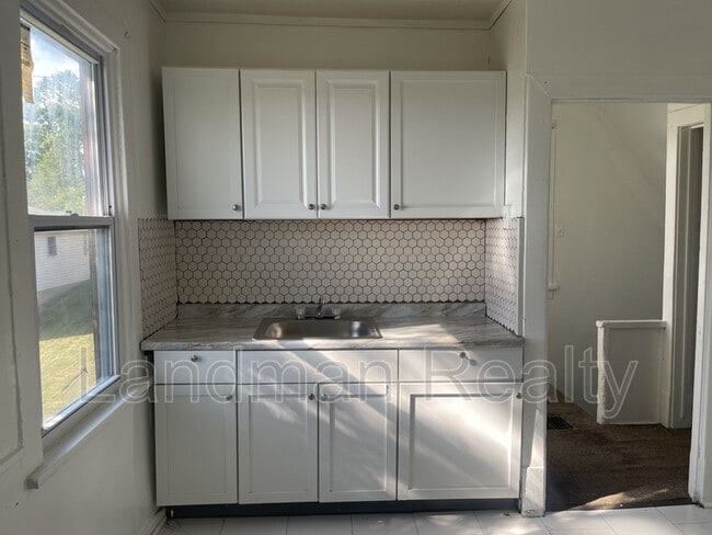 property at 1615 Cedar St