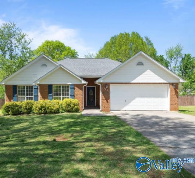 113 Garden Brook Dr in Madison, AL - Foto de edificio