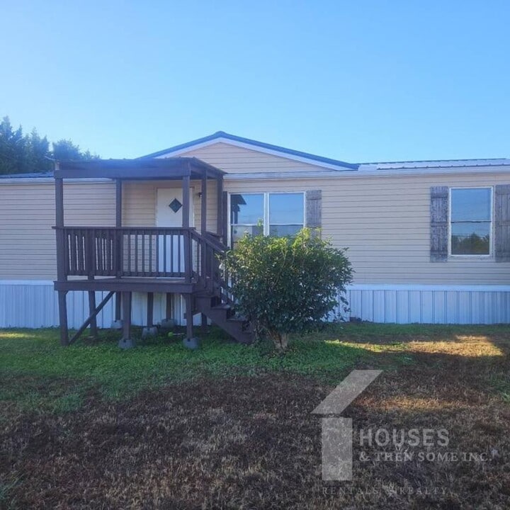 1418 Anderson Ridge Rd in Greer, SC - Building Photo