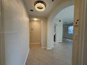 8936 W Flagler St in Miami, FL - Building Photo - Building Photo