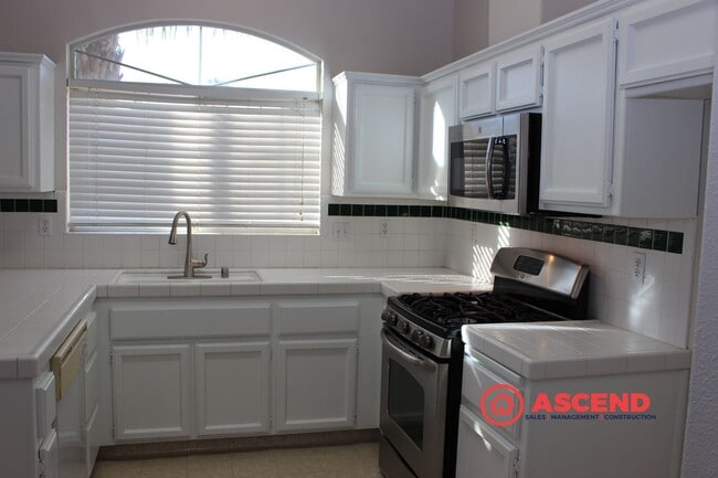 4506 Polo Jump Ct in Bakersfield, CA - Building Photo - Building Photo