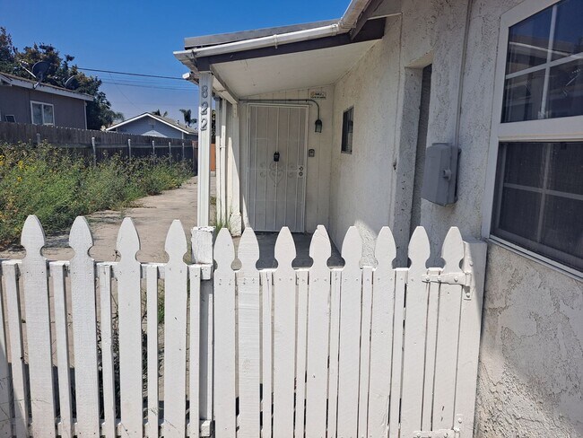 822 10th St-Unit -822 in Imperial Beach, CA - Building Photo - Building Photo