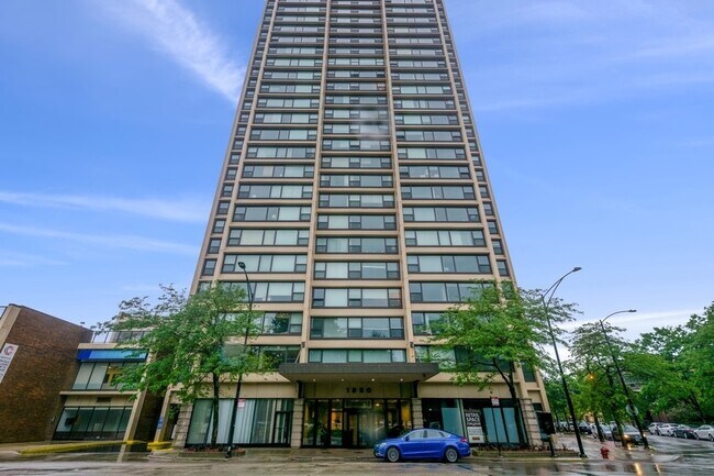 property at 1850 N Clark St