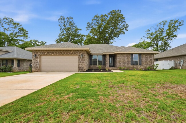 5810 Crestlake Dr in Crestview, FL - Building Photo - Building Photo