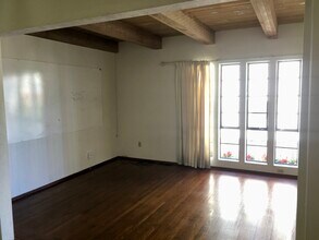 2342 Hilgard Ave, Unit 2342 in Berkeley, CA - Building Photo - Building Photo