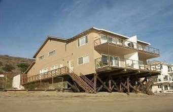 25350 Malibu Rd in Malibu, CA - Foto de edificio - Building Photo