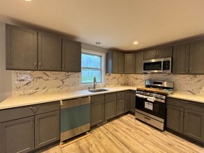 4 Moran Ct in Lawrence, MA - Building Photo - Building Photo