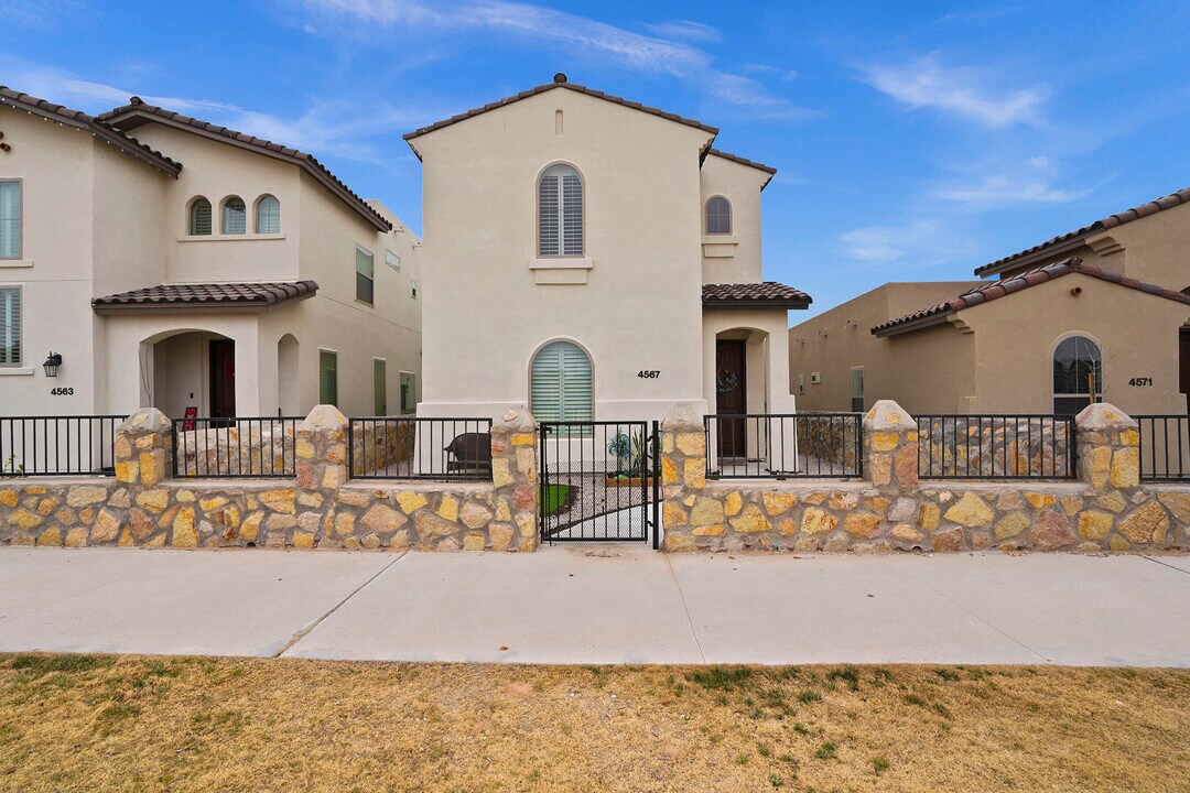4567 Marisabel Azcarate St in El Paso, TX - Building Photo