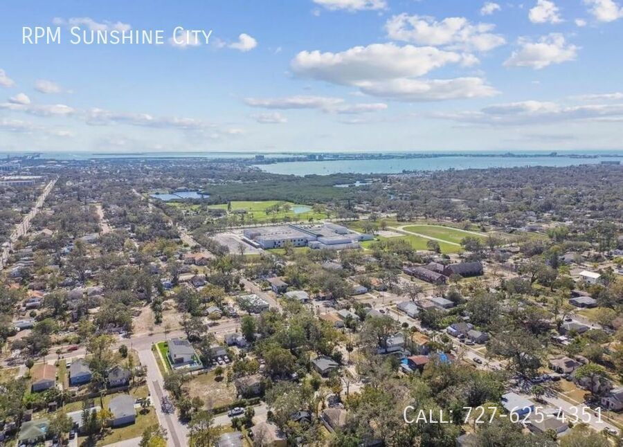 3819 Queensboro Ave S in St. Petersburg, FL - Building Photo