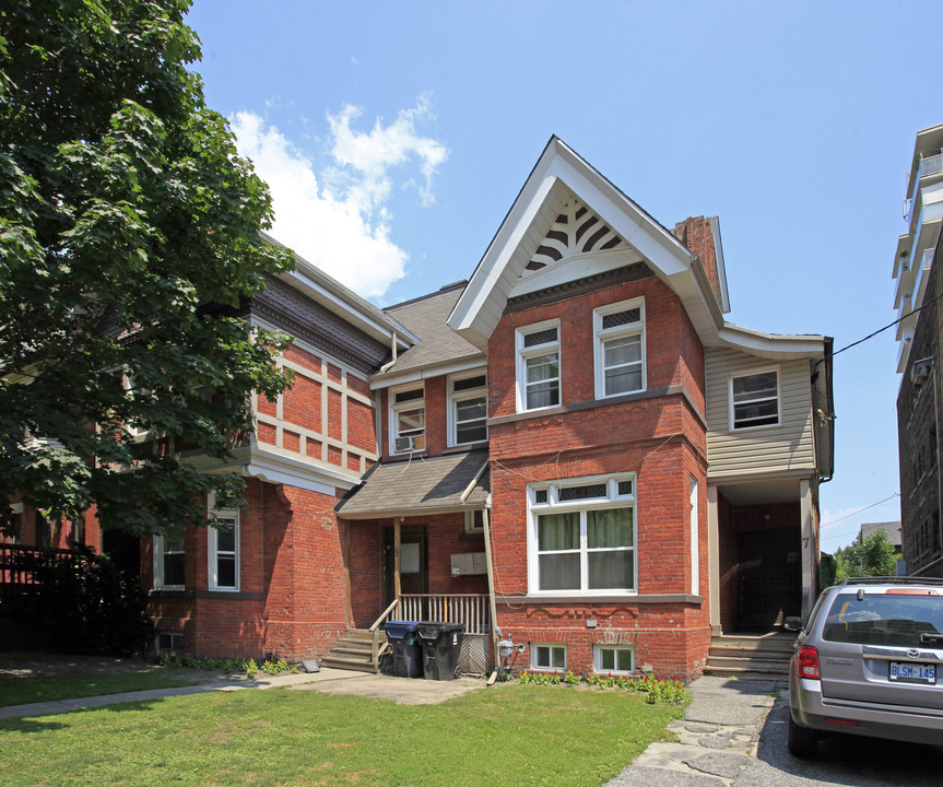 7-9 Homewood Ave in Toronto, ON - Building Photo