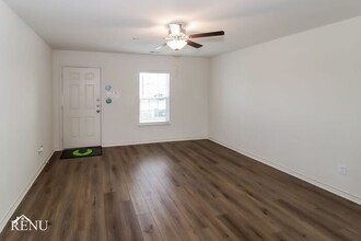 112 Stratton Ln in Jarrell, TX - Building Photo - Building Photo