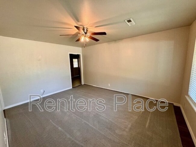 12324 E 25th St in Tulsa, OK - Foto de edificio - Building Photo