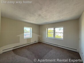 80 Bow St in Medford, MA - Building Photo - Building Photo