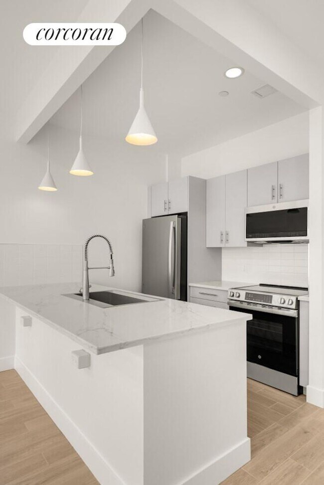 2833 Brighton 3rd St in Brooklyn, NY - Building Photo - Building Photo