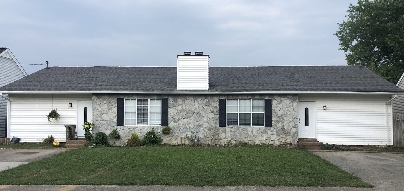 2721 Penn Meade Dr in Nashville, TN - Building Photo