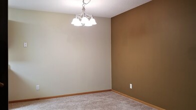 725 Evergreen Cir in Hudson, WI - Building Photo - Building Photo