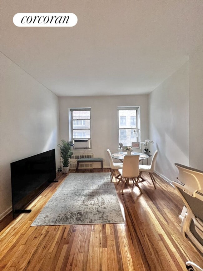 48 W 55th St