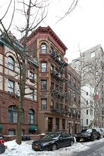 327 W 85th St in New York, NY - Building Photo - Building Photo