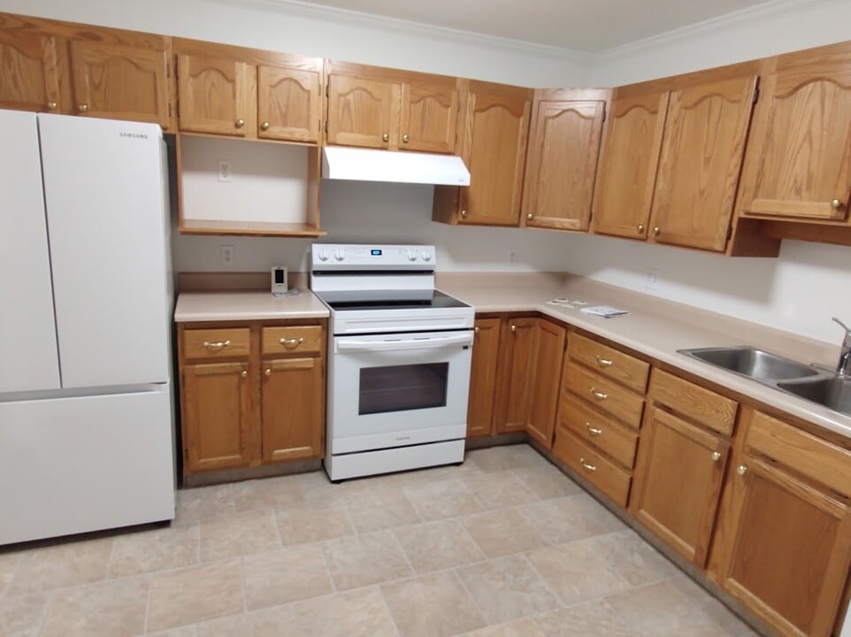 251-251 6 St SE in Salmon Arm, BC - Building Photo