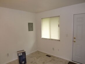 4731 Stratsburg Dr in Dayton, OH - Building Photo - Building Photo