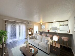 Lincoln Crest Apartments - Renovated Apart... in Stockton, CA - Building Photo - Interior Photo