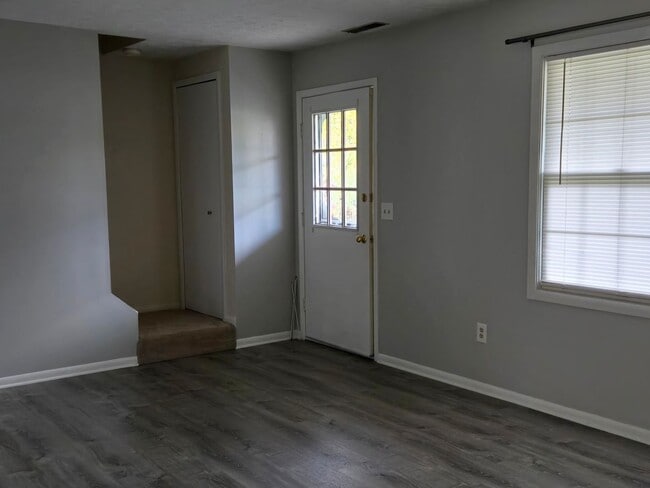 1235 Hillcrest Dr in Ashland, OH - Building Photo - Building Photo