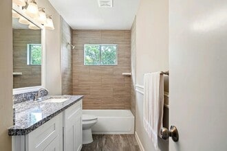 5815 Effingham Dr in Houston, TX - Building Photo - Building Photo