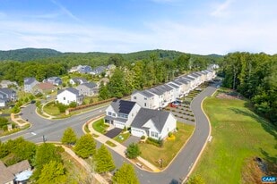3007 Sun Valley Dr, Unit The Executive Suite in Charlottesville, VA - Building Photo
