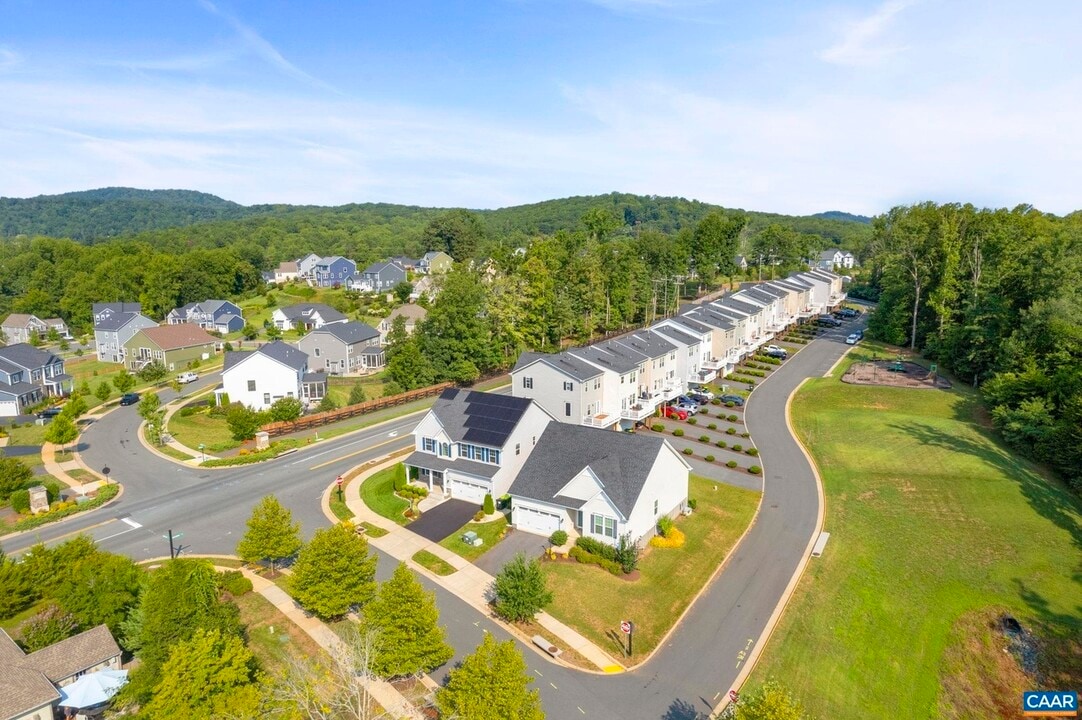 3007 Sun Valley Dr, Unit The Executive Suite in Charlottesville, VA - Foto de edificio