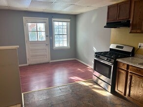 5 Crescent St in Ansonia, CT - Building Photo - Building Photo