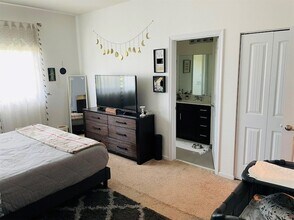 4208 N Dixie Hwy, Unit 147 in Oakland Park, FL - Building Photo - Building Photo