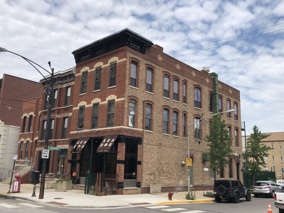 1500 W Division St in Chicago, IL - Building Photo