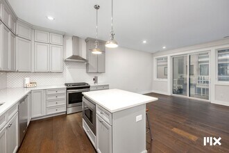 631 Fairview Ave NE in Grand Rapids, MI - Building Photo - Building Photo