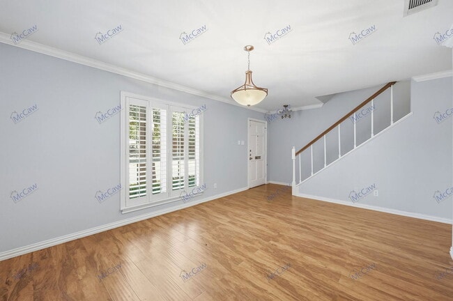 1229 Roaring Springs Rd in Fort Worth, TX - Building Photo - Building Photo