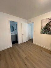 206 E Bay Ave in Newport Beach, CA - Building Photo - Building Photo