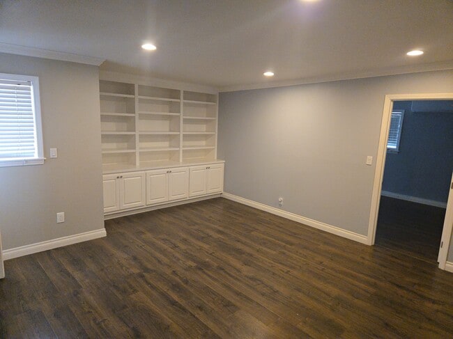 1875 Hanley Ave in Simi Valley, CA - Building Photo - Building Photo