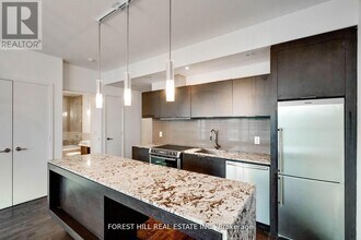 8 Charlotte St in Toronto, ON - Building Photo - Building Photo