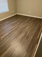 MB Country Meadow Apartments in Hubbard, TX - Foto de edificio - Building Photo