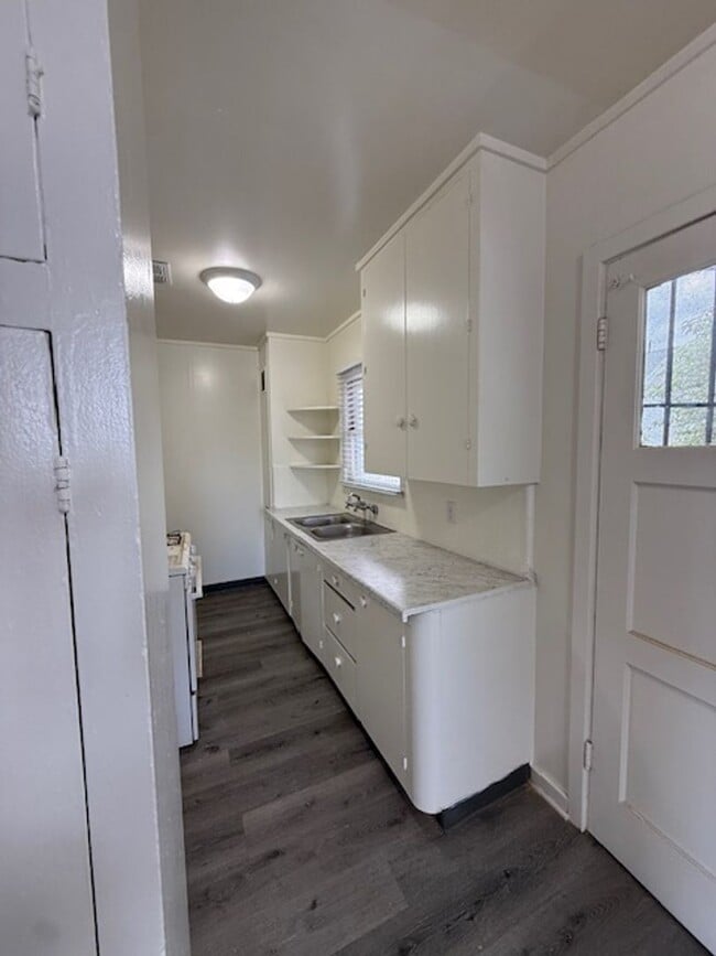 property at 712 E Santa Barbara St