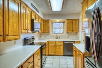 821 Laura Belle Dr in Kerrville, TX - Building Photo - Building Photo