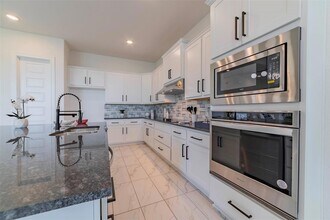 101 Woodstock Cir in Spicewood, TX - Building Photo - Building Photo