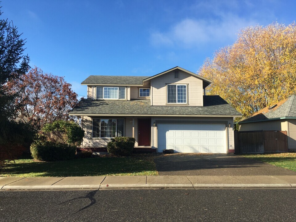 1705 Indiana Dr in Ellensburg, WA - Building Photo