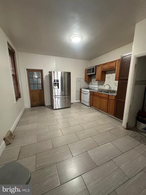 property at 2047 E Cambria St