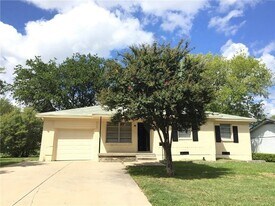 3345 Sidney Dr in Mesquite, TX - Building Photo