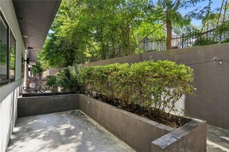 1153 Reynolds Square Ln in Atlanta, GA - Foto de edificio - Building Photo