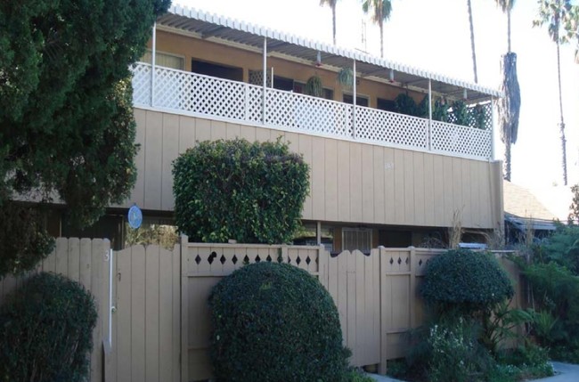 12420 Archwood St in North Hollywood, CA - Foto de edificio - Building Photo