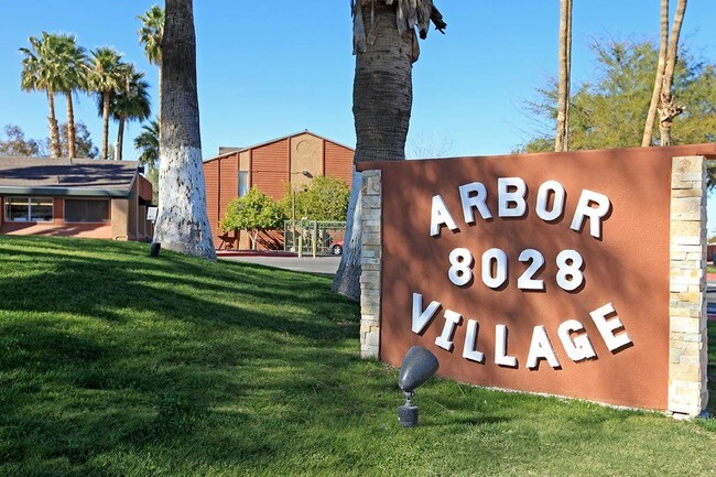 Arbor Village in Phoenix, AZ - Foto de edificio - Building Photo