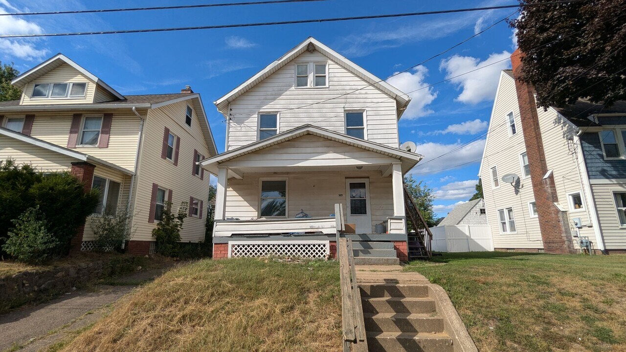 3029 Seventh St SW in Canton, OH - Building Photo