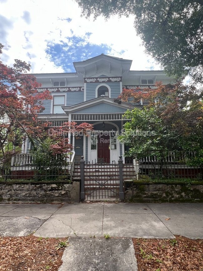 property at 419 S 3rd St