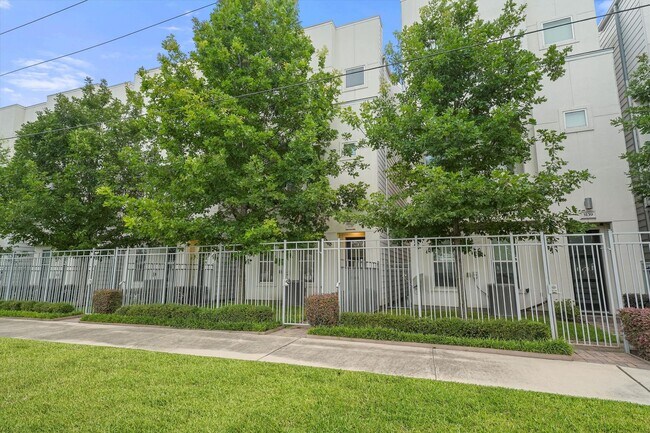 3141 Leeland St in Houston, TX - Building Photo - Building Photo